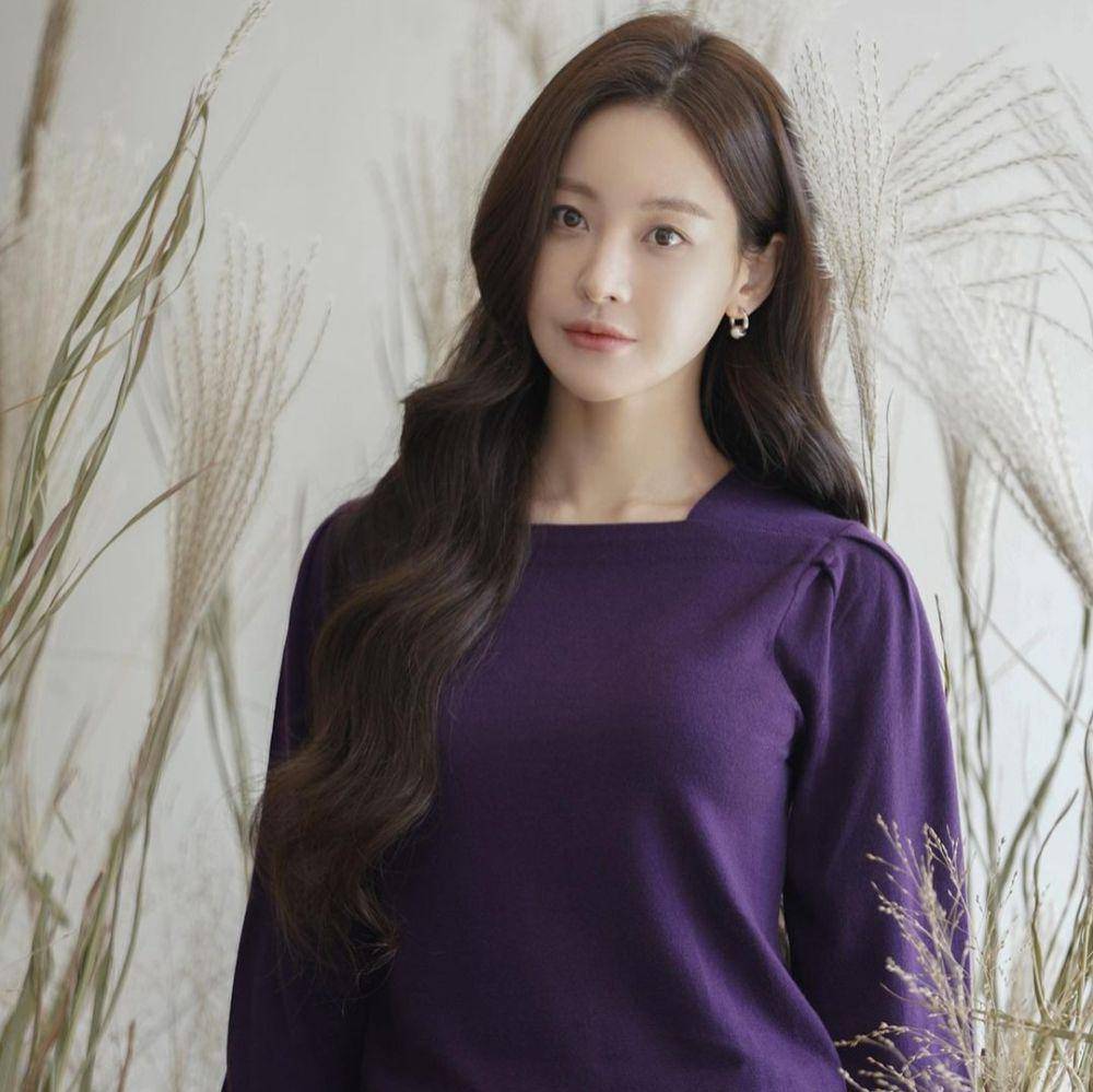 Oh Yeon Seo (instagram.com/ohvely22)