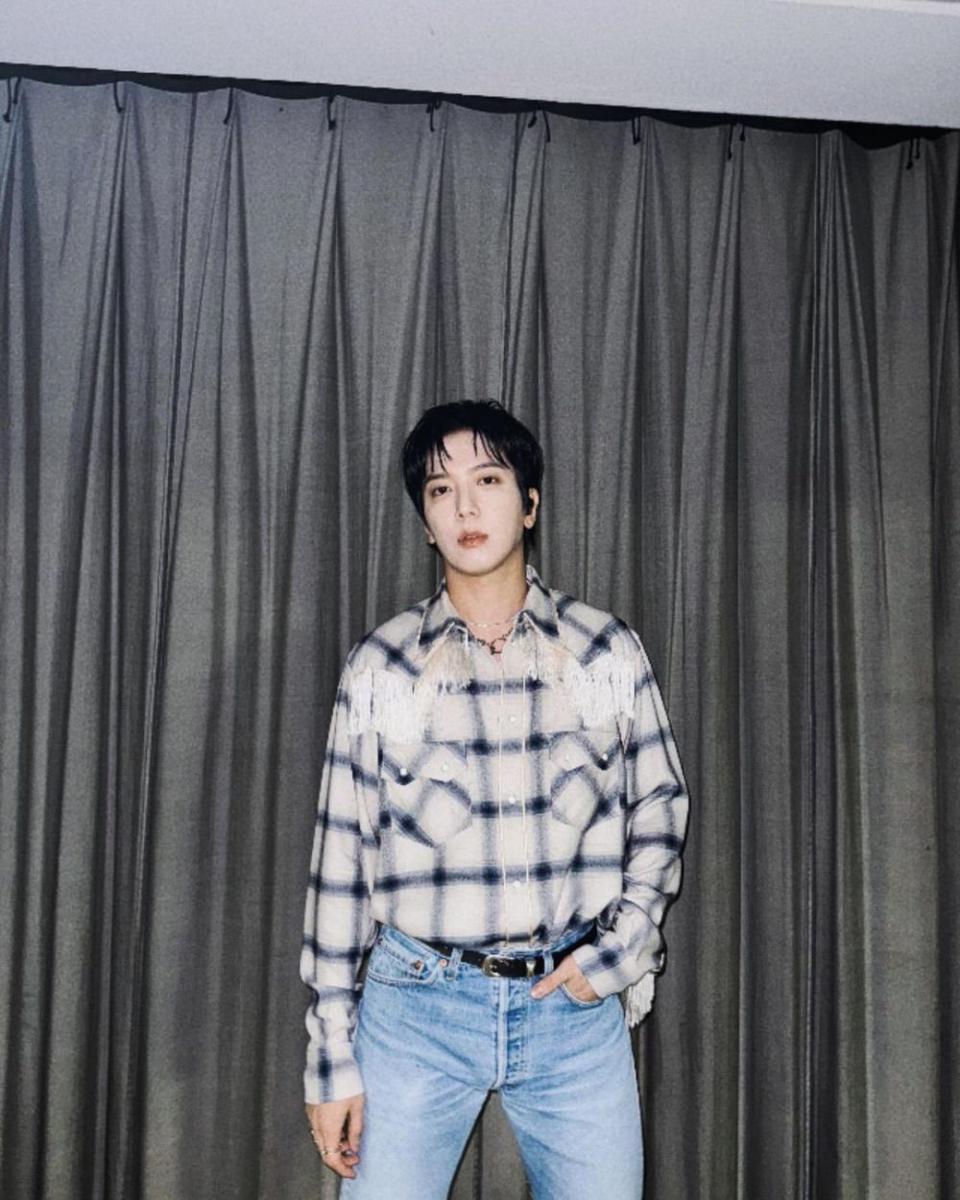blue jeans ala Yonghwa CNBLUE (instagram.com/jyheffect0622)