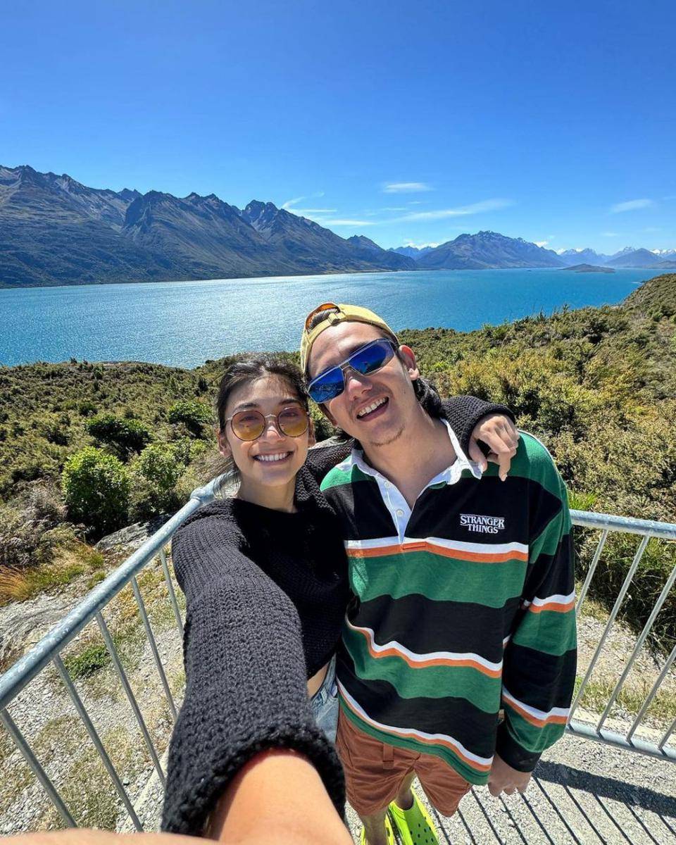 Adipati Dolken dan keluarga liburan. (instagram.com/adipati)