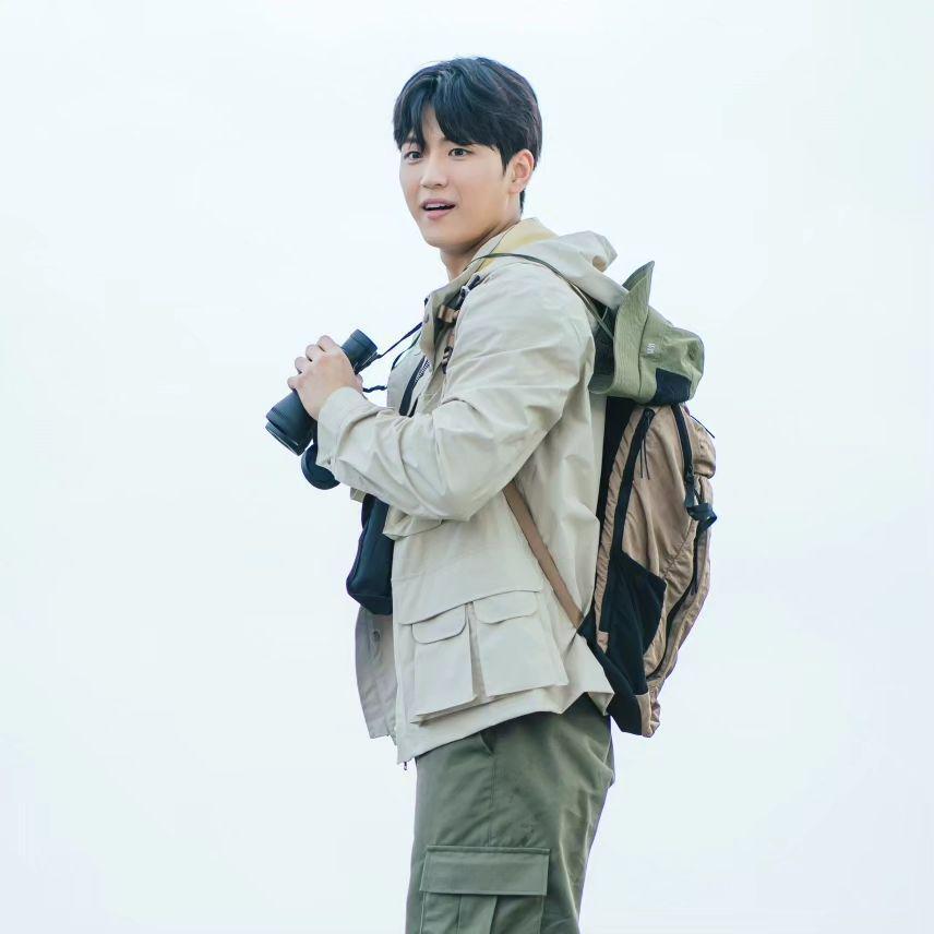 Kim Min Chul di drama Welcome to Samdalri (instagram.com/zionent_official)