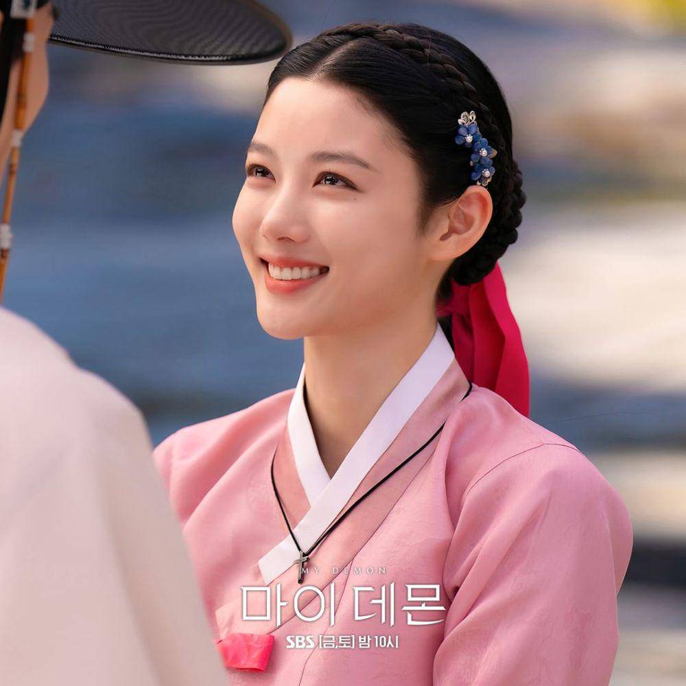 Still cut drama My Demon (instagram.com/sbsdrama.official)