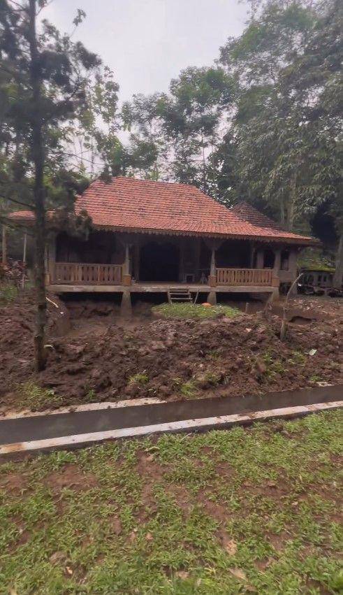 vila milik Ahmad Dhani (Instagram.com/meisya__siregar)