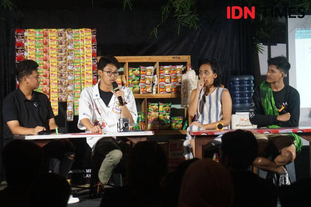 Cerita Kita #1, di Tilasawa Coffee, Condongcatur, Depok, Selasa (9/1/2024). (IDN Times/Herlambang Jati Kusumo)