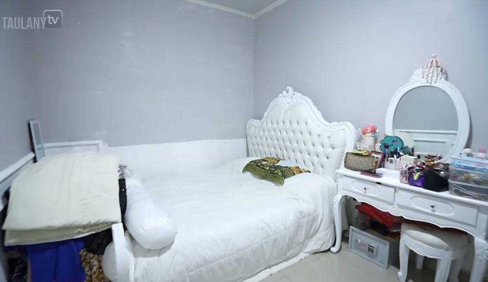 potret rumah komedian Boiyen (youtube.com/TaulanyTV)