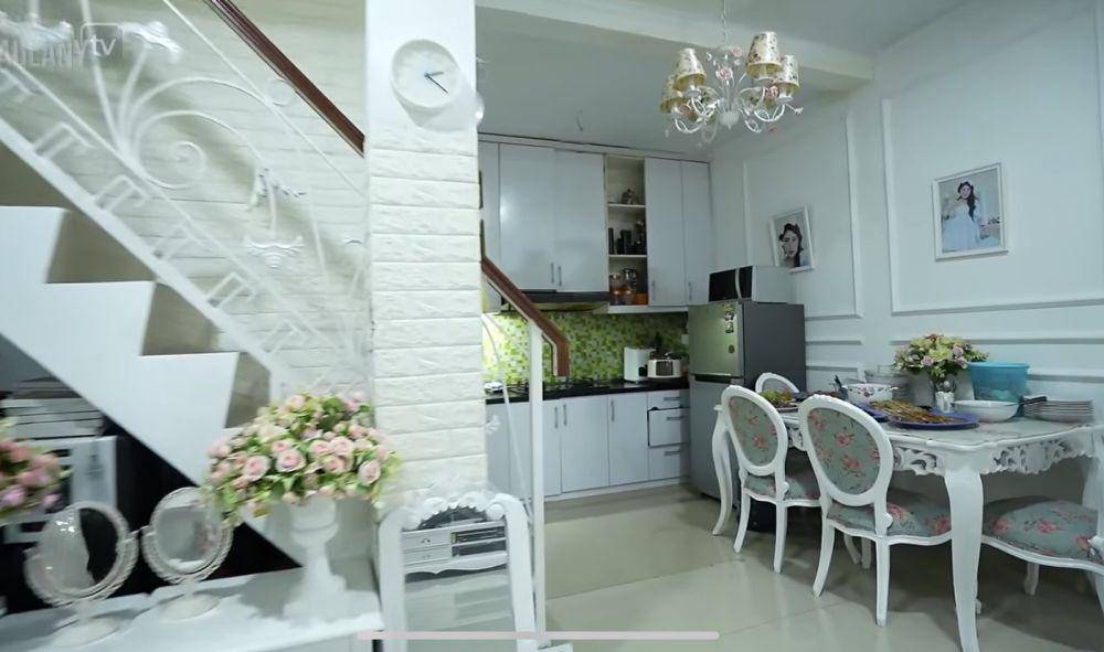 potret rumah komedian Boiyen (youtube.com/TaulanyTV)