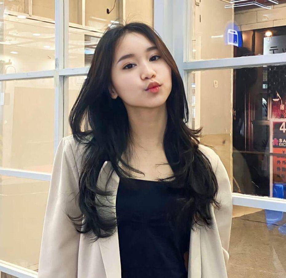 Alya Amanda (instagram.com/jkt48.alya_)