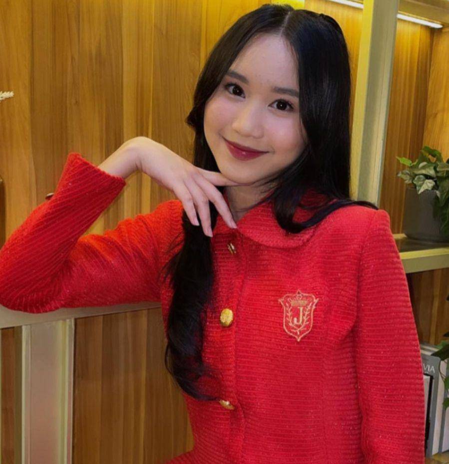 Alya Amanda (instagram.com/jkt48.alya_)