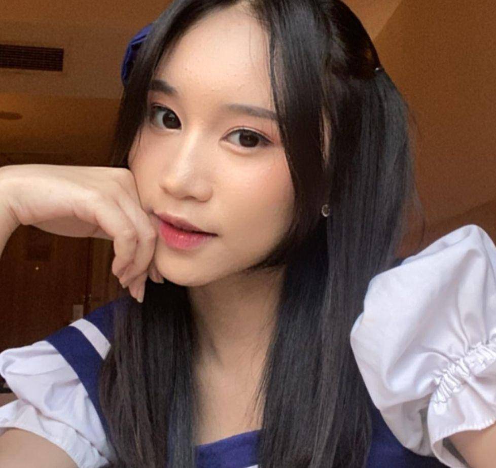 Alya Amanda (instagram.com/jkt48.alya_)