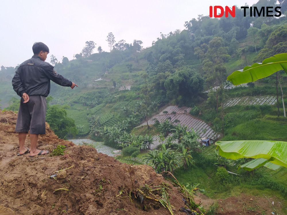 Sedang Berteduh, Petani di Bandung Barat Meninggal Tertimbun Longsor