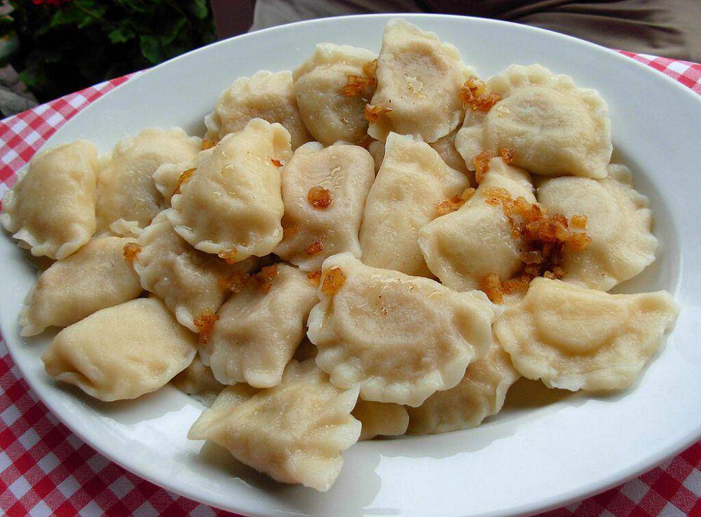 pierogi (commons.wikimedia.org/Piotrus)