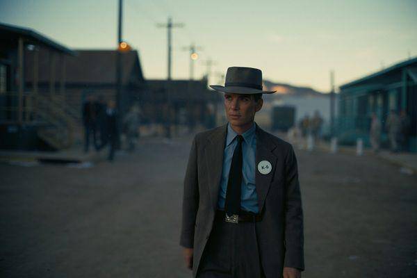 cuplikan adegan Cillian Murphy yang berperan sebagai J Robert Oppenheimer (dok. Universal Pictures/Oppenheimer)
