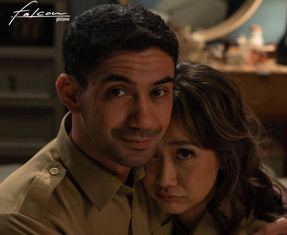 Reza Rahadian di film Pasutri Gaje (dok. Falcon Pictures/Pasutri Gaje)