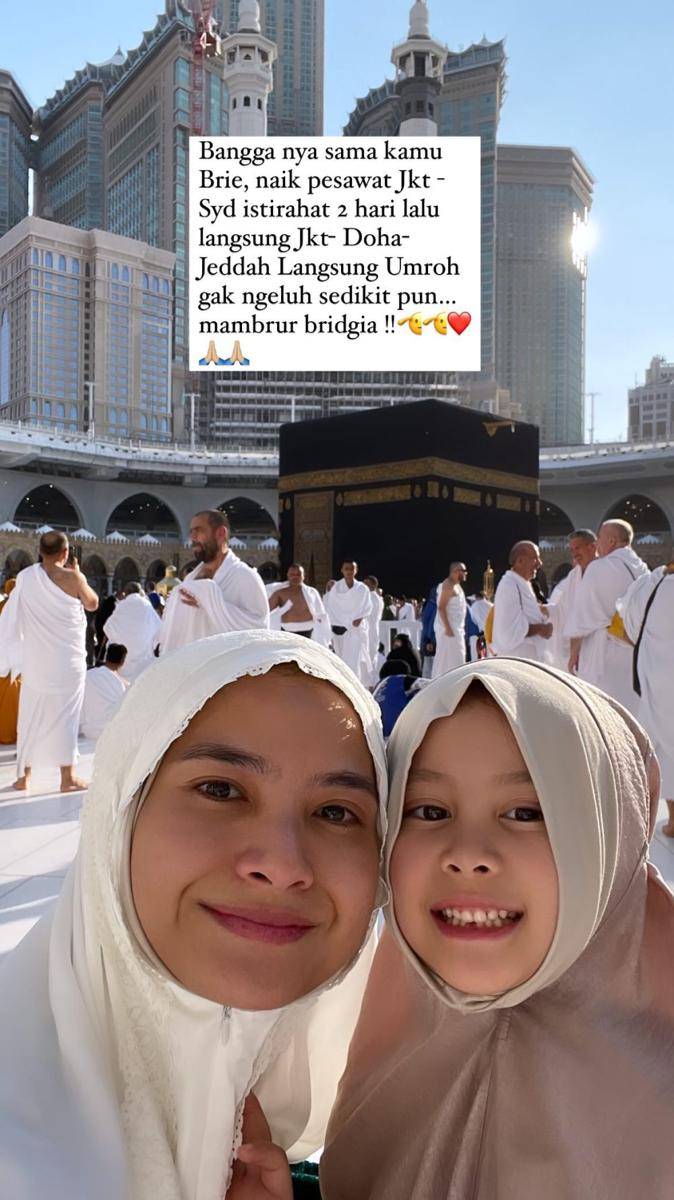 potret keluarga Acha Septriasa jalani umrah (instagram.com/septriasaacha)