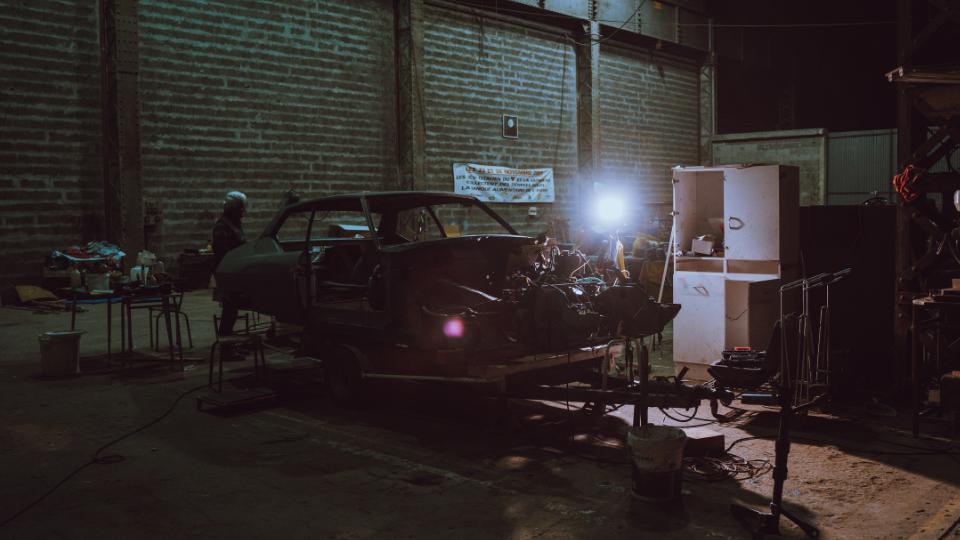 Ilustrasi restorasi mobil (unsplash.com/Florian Olivo)
