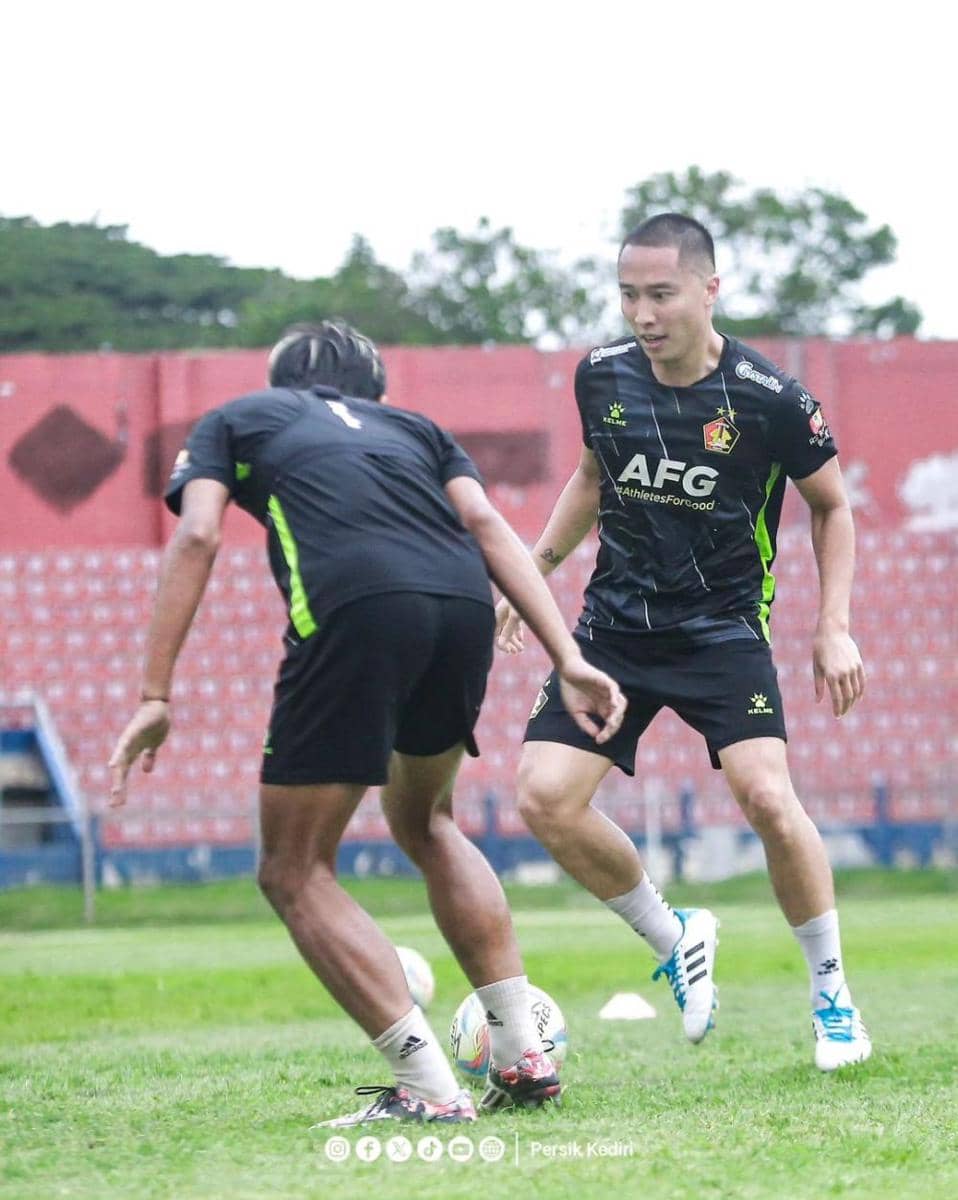 Pemain Persik Kediri saat berlatih. Instagram.com/@persikfcofficial