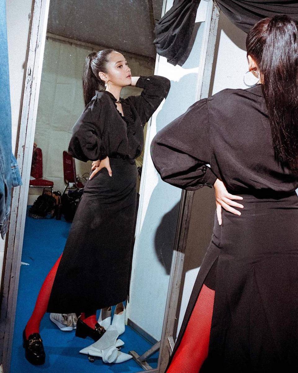 padu padan rok ala Syifa Hadju (instagram.com/syifahadju)