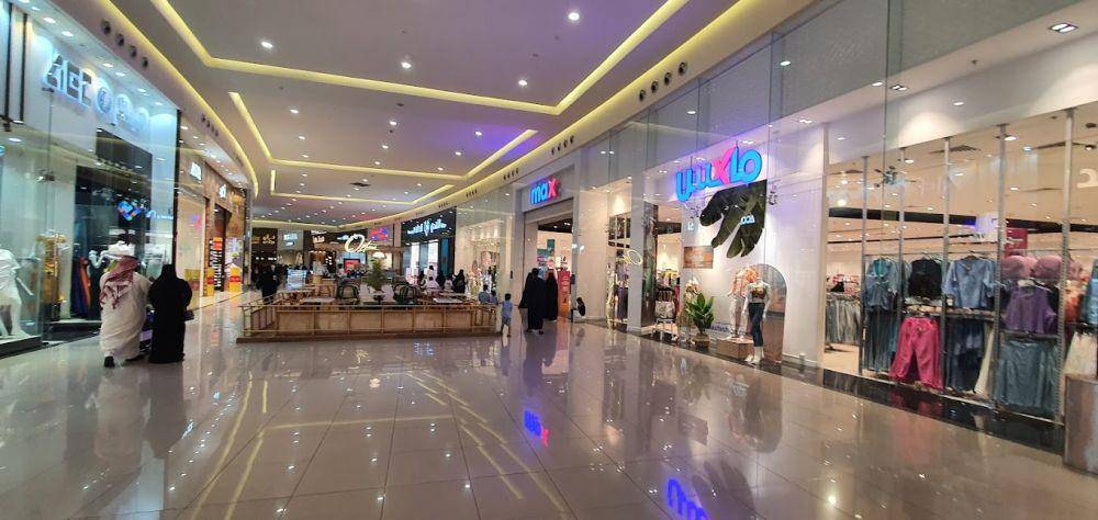 Jouri Mall (google.com/Ajither Nm)