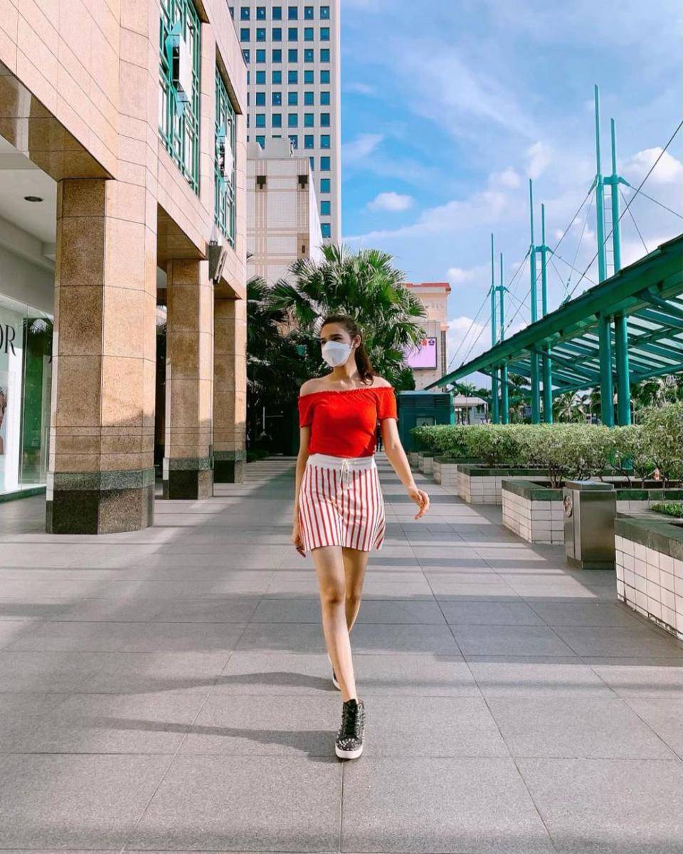 inspirasi outfit warna cerah ala Gesya Shandy (instagram.com/gesyashandy)