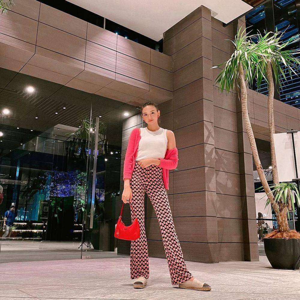 inspirasi outfit warna cerah ala Gesya Shandy (instagram.com/gesyashandy)