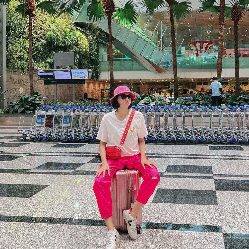 inspirasi outfit warna cerah ala Gesya Shandy (instagram.com/gesyashandy)