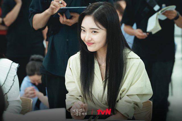 potret Choi Gyu Ri dalam drakor Marry My Husband (dok. tvN)