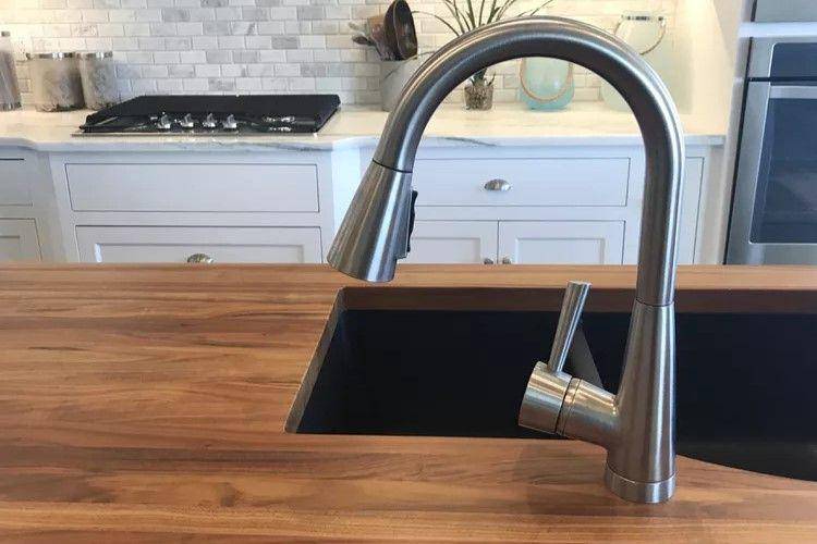 Countertop butcher block (thespruce.com)