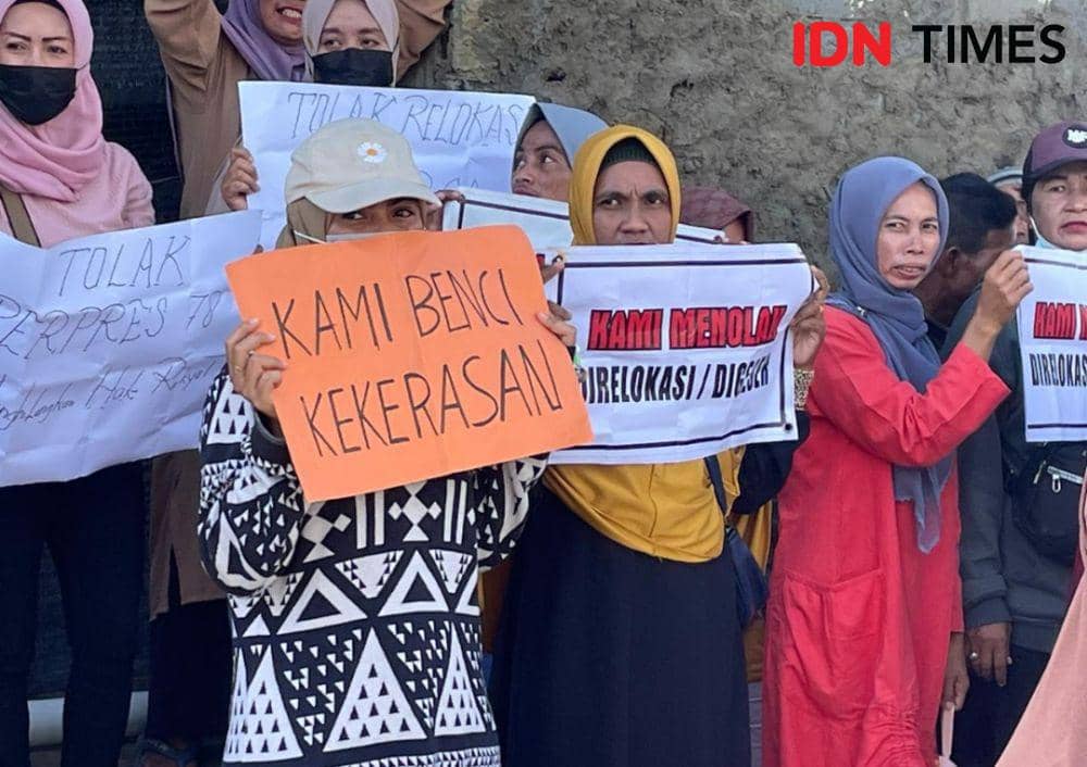 Masyarakat Pulau Rempang saat melakukan aksi penolakan investasi Rempang Eco City (IDN Times / Putra Gema Pamungkas)
