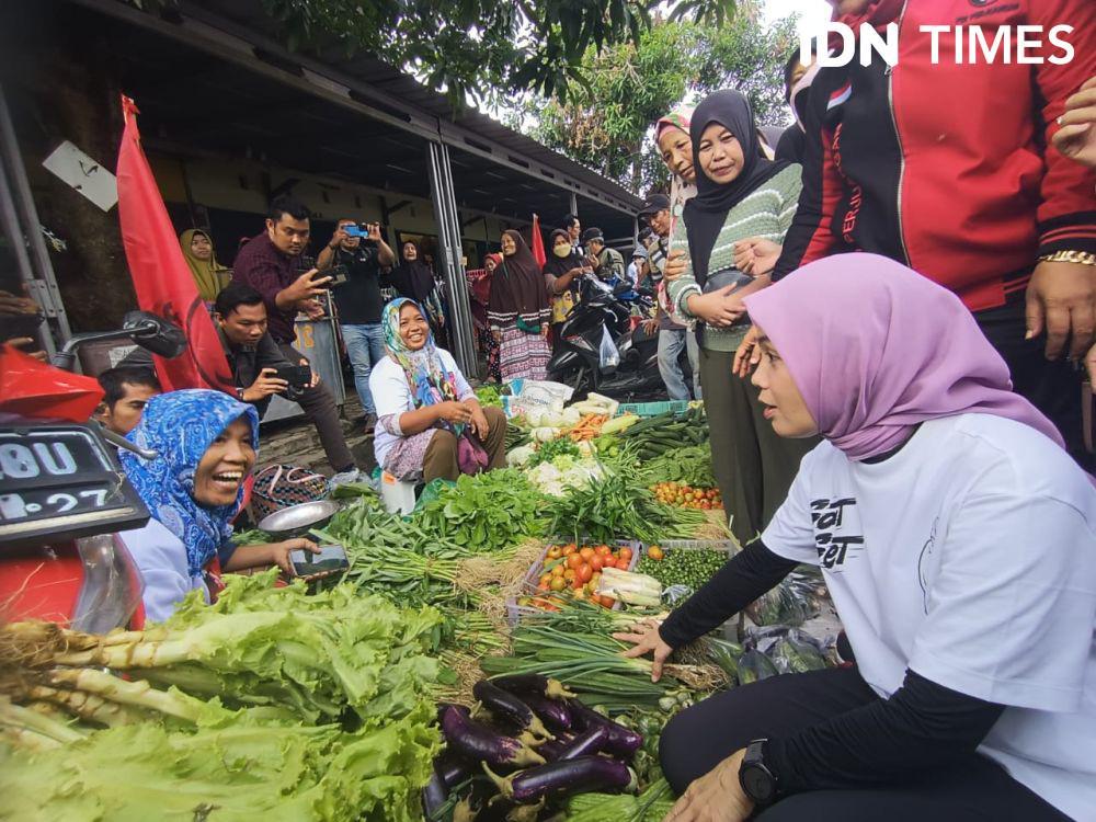 Blusukan Pasar, Siti Atikoh Borong dan Dengar Keluhan Pedagang Lampung