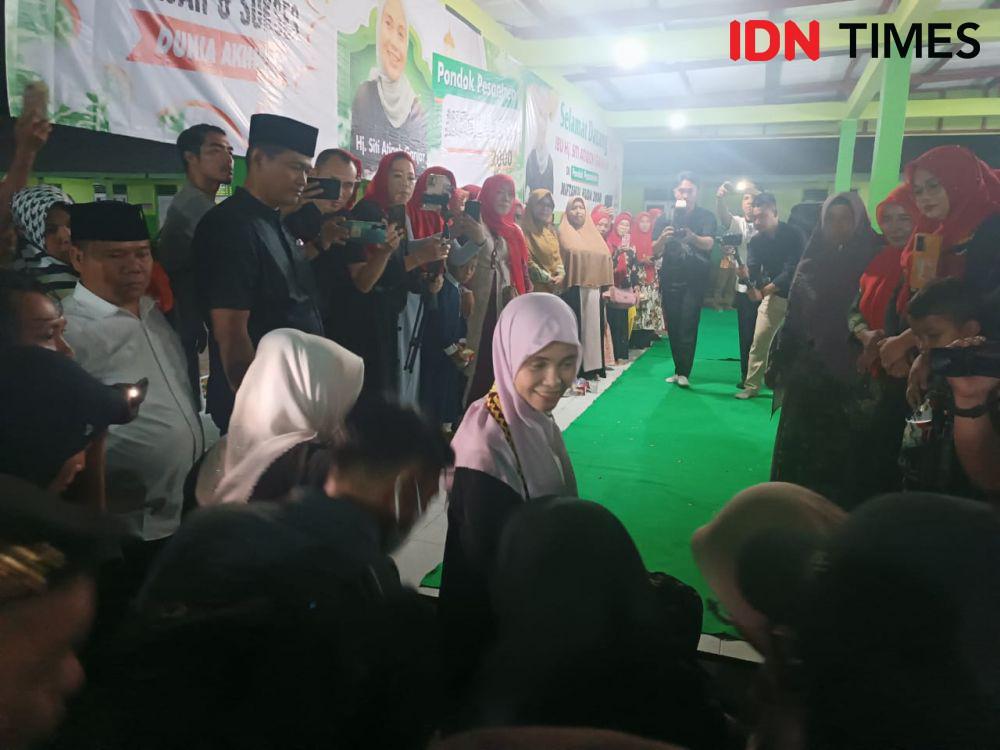 Bermalam di Ponpes Miftahul Huda Lampung, Siti Atikoh: Ini Keberkahan