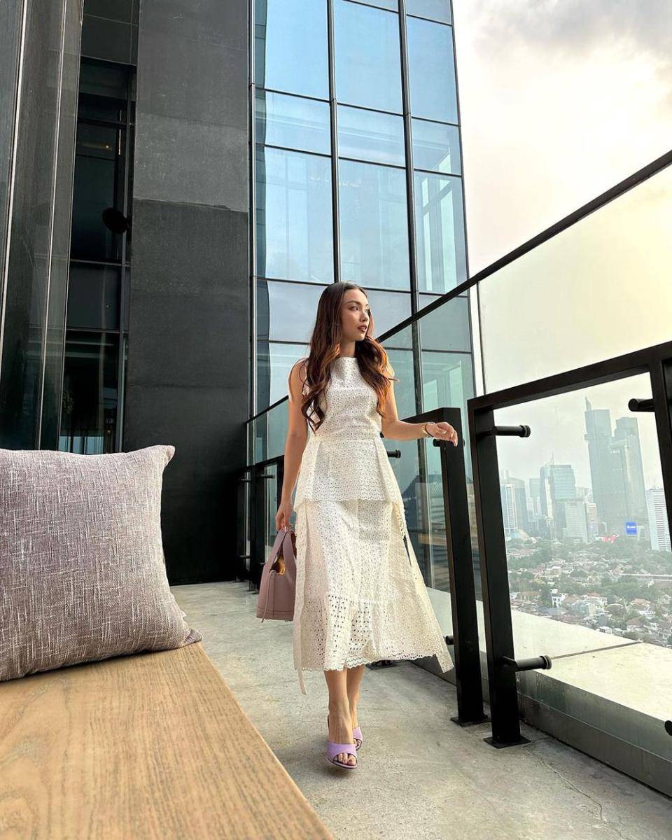 OOTD kondangan ala Angelicca Marthin (instagram.com/gelangelicca)