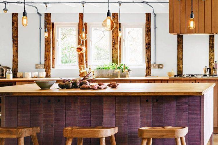 Countertop butcher block di dapur industrial organik (housebeautiful.com)