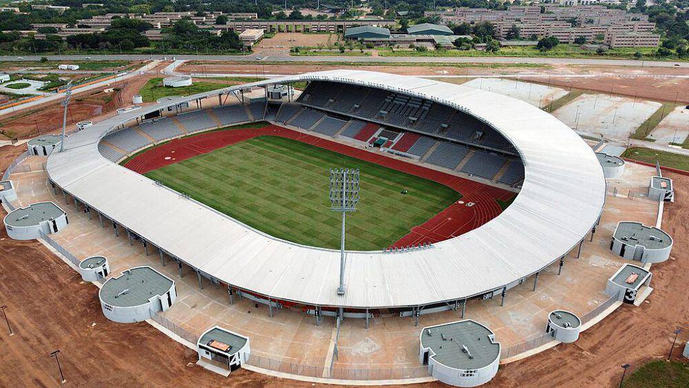 tampak Stade Charles-Konan-Banny dari ketinggian (commons.wikimedia.org/HONORE BOSSON)