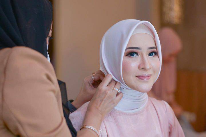 Makeup Okie Agustina (instagram.com/okieagustina_)