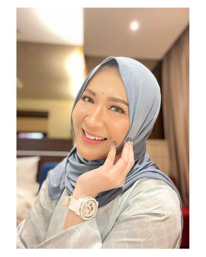 Makeup Okie Agustina (instagram.com/okieagustina_)