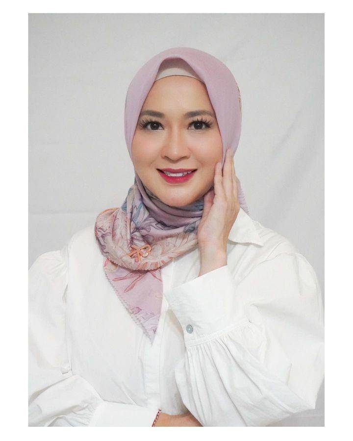 Makeup Okie Agustina (instagram.com/okieagustina_)