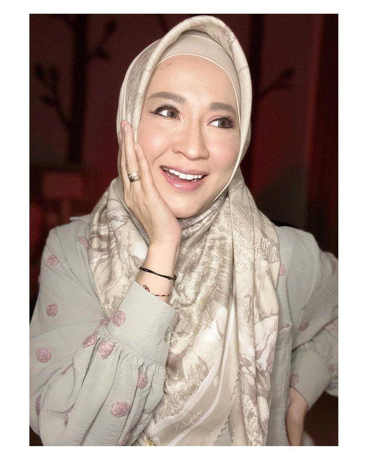 Makeup Okie Agustina (instagram.com/okieagustina_)