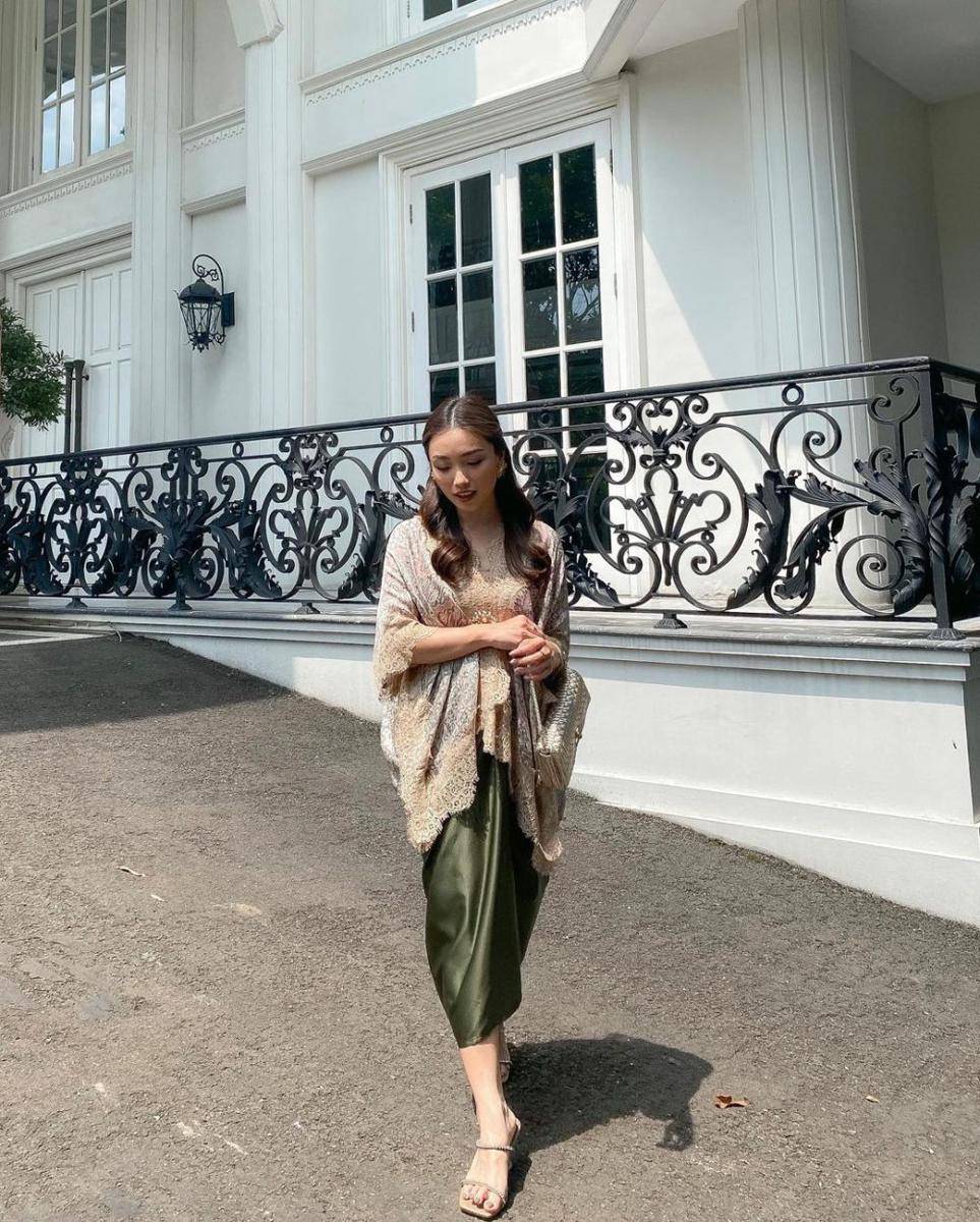 OOTD kondangan ala Angelicca Marthin (instagram.com/gelangelicca)