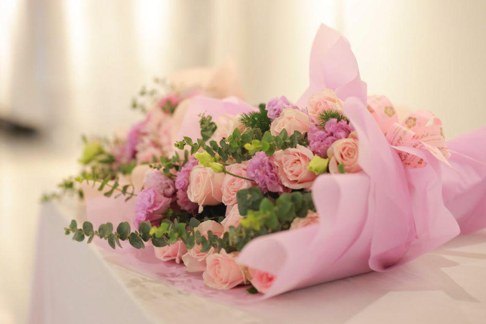 8 Macam Bunga Merah Muda untuk Bouquet, Simbol Kasih Sayang