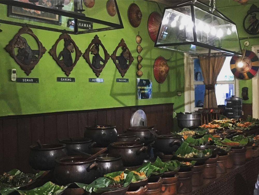 Potret Warung MJS (Mbah Jingkrak Setiabudi) (instagram.com/adele2307)