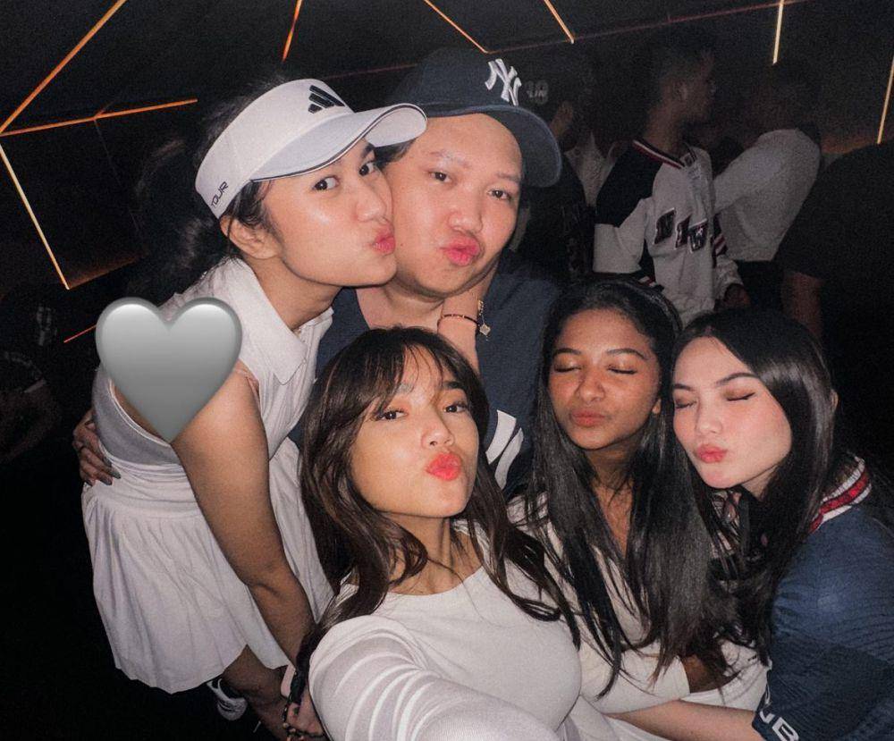 potret Fuji dan Azizah Salsha berdandan ala caddy golf (instagram.com/fuji_an)