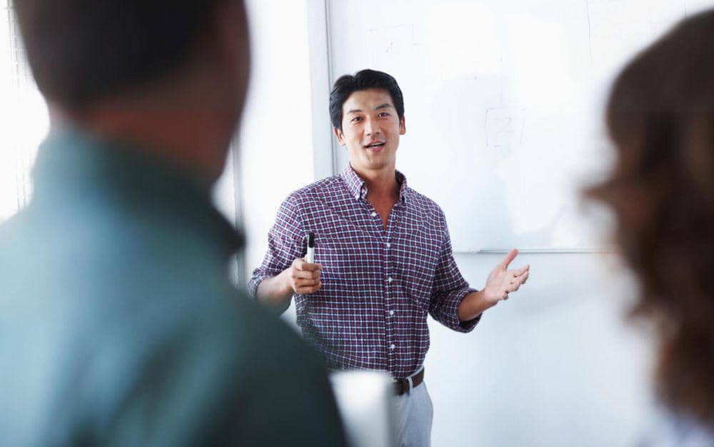 5 Tips agar Pendapatmu Didengar Orang Lain, Ambil Langkah Bijak!