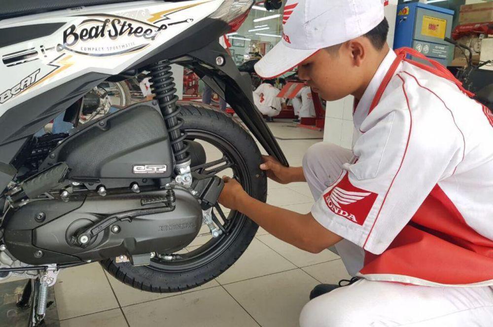 Cara Menghindari Risiko Ban Motor Bocor Halus