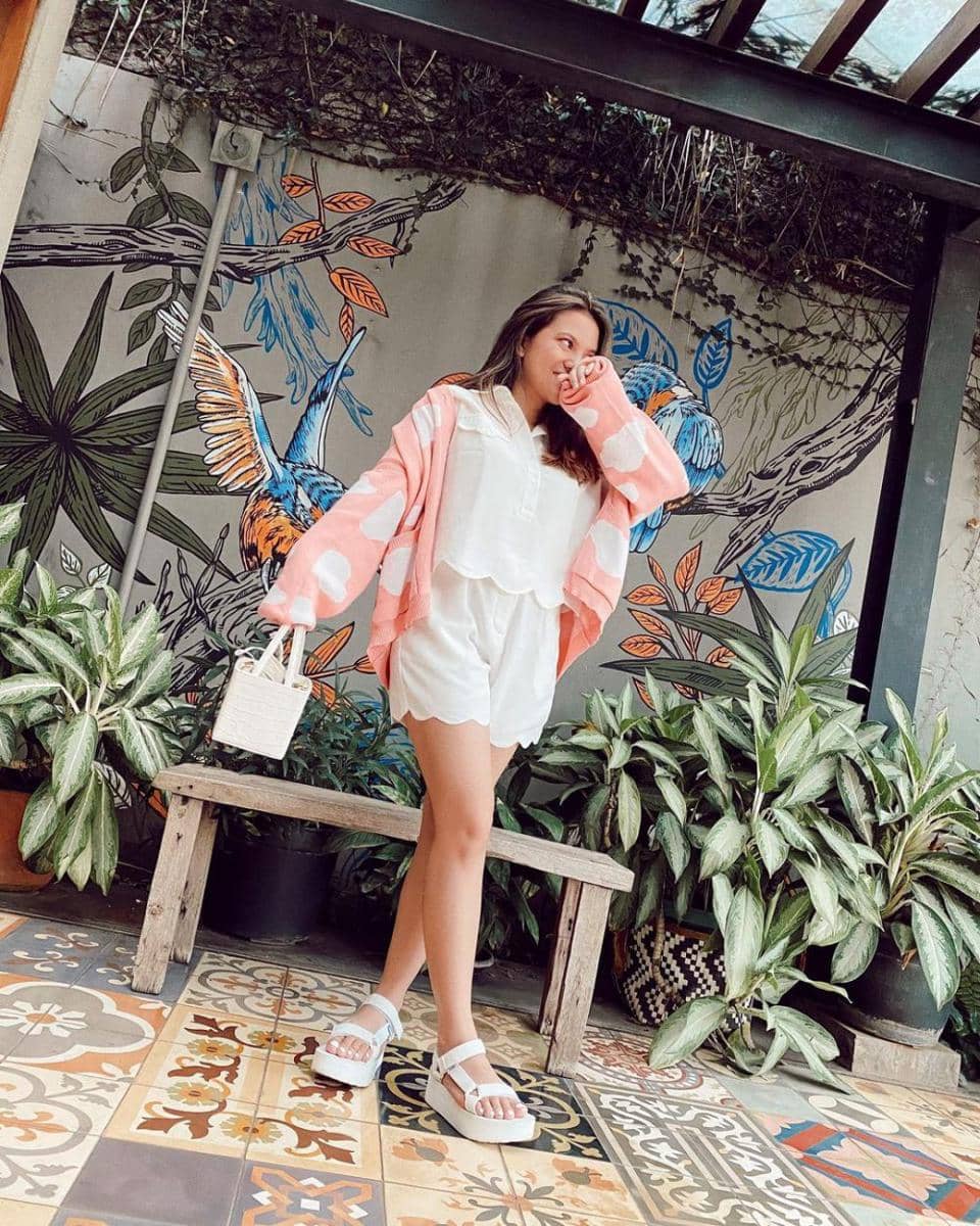 OOTD pakai short pants ala Marsha Aruan (instagram.com/aruanmarsha)