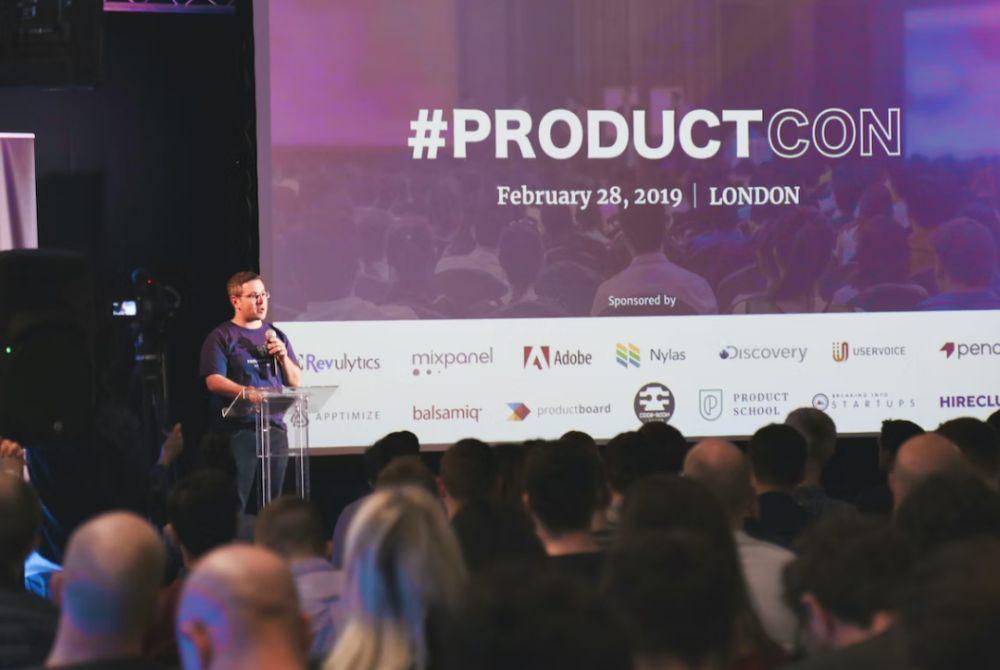 ilustrasi sebuah presentasi (unsplash.com/Product School)