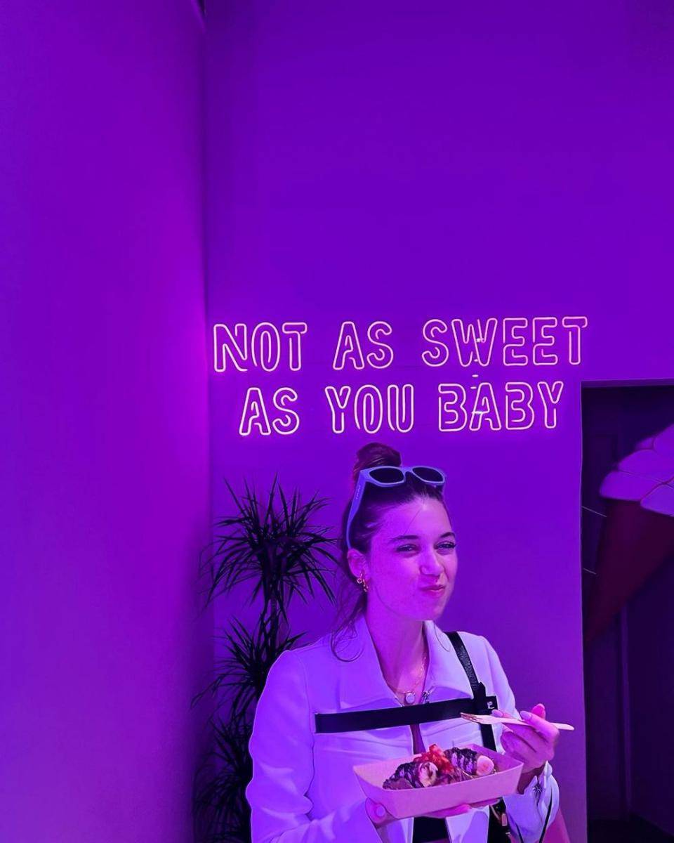 potret Afra Saracoglu (instagram.com/afrasaracoglu)