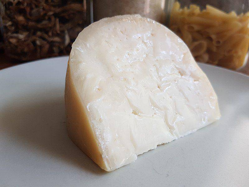 Goat gouda (commons.wikimedia.org/DonCamillo)