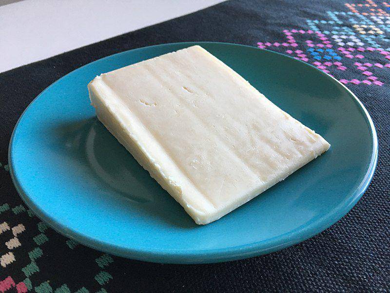 Monterey jack (commons.wikimedia.org/Missvain)