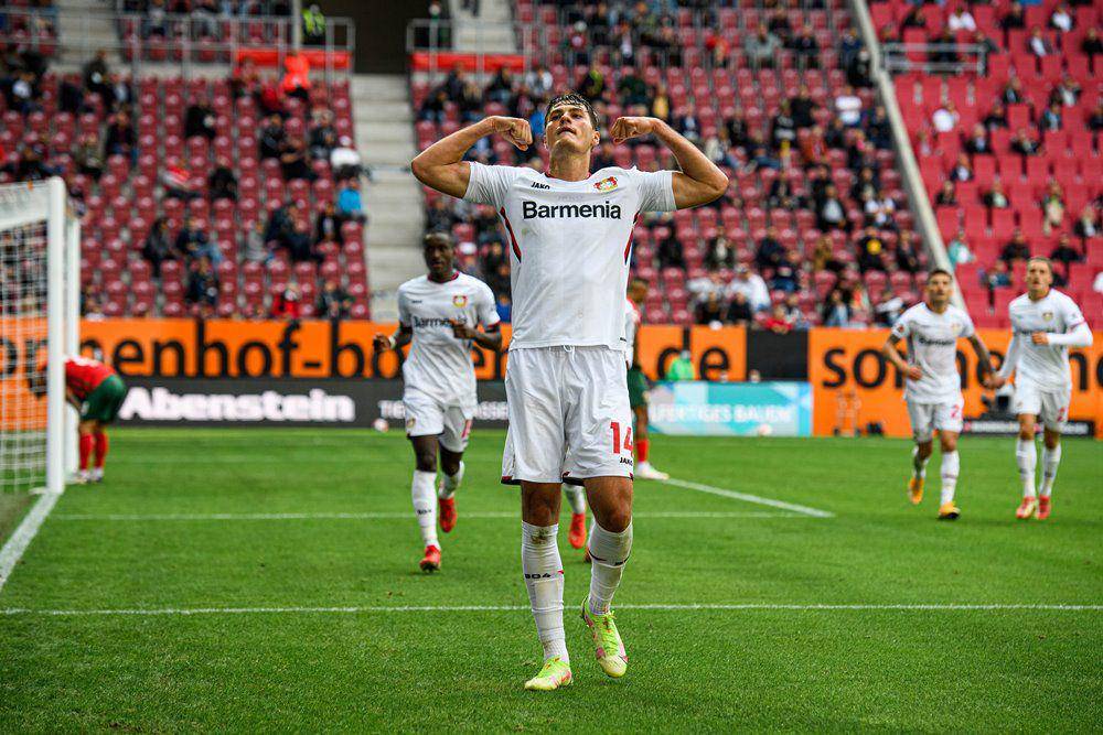 Patrik Schick merayakan gol ke gawang FC Augsburg di Bundesliga 2021/2022. (twitter.com/bayer04fussball)