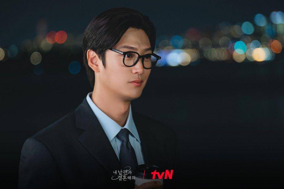 cuplikan Na In Woo di drakor Marry My Husband (dok. tvN/내 남편과 결혼해줘)
