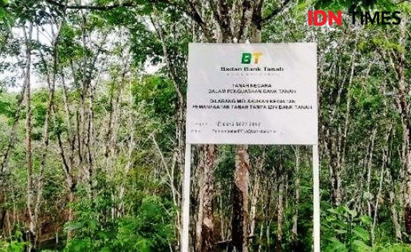 Patok Badan Bank Tanah di Kelurahan Gersik, Penajam (IDN Times/Ervan)